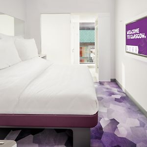 Premium Rom med en queen size seng